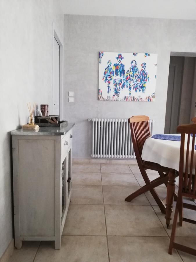 La Goutadou Bed & Breakfast Cabannes Exterior photo